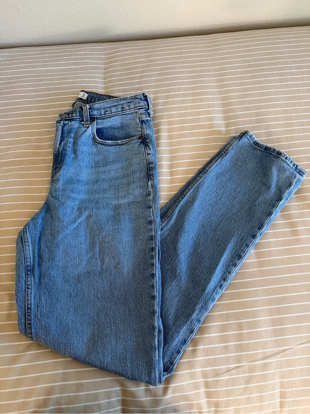 Abercrombie & Fitch Light Blue Mid Rise Straight Jeans—Curve Love - Picture 1 of 4